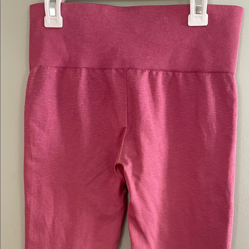 Gymshark Raspberry Leggings - Picture 5 of 6